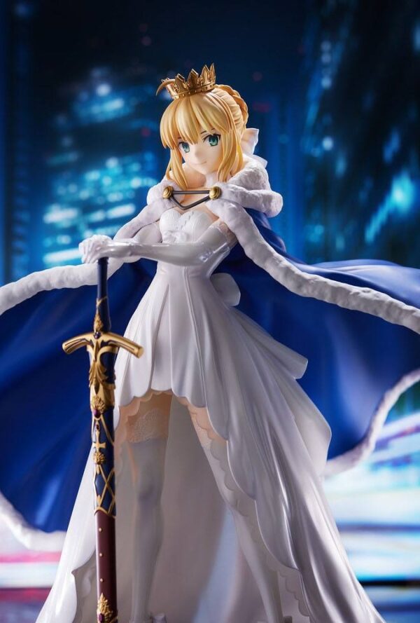 Descubre el apasionante mundo de Estatua Saber Under The Same Sky.