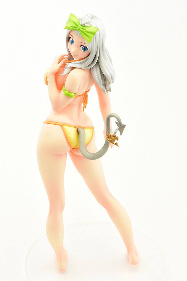 Estatua Mirajane Strauss Swimwear Yellow