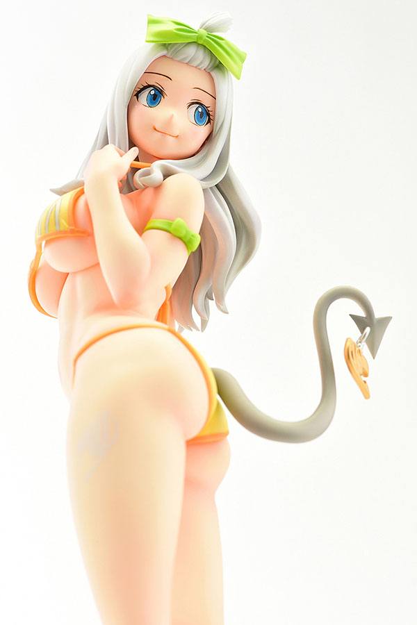 Estatua Mirajane Strauss Swimwear Yellow