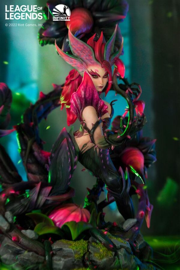 Descubre el apasionante mundo de Estatua Rise of the Thorns Zyra.