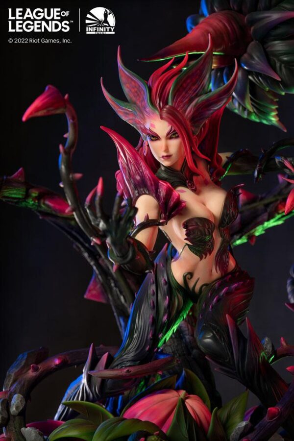 Descubre el apasionante mundo de Estatua Rise of the Thorns Zyra.