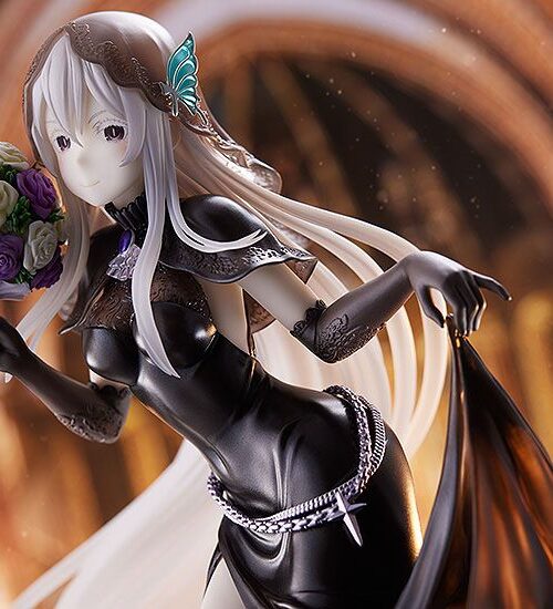 Descubre el apasionante mundo de Estatua Echidna Wedding 23cm.