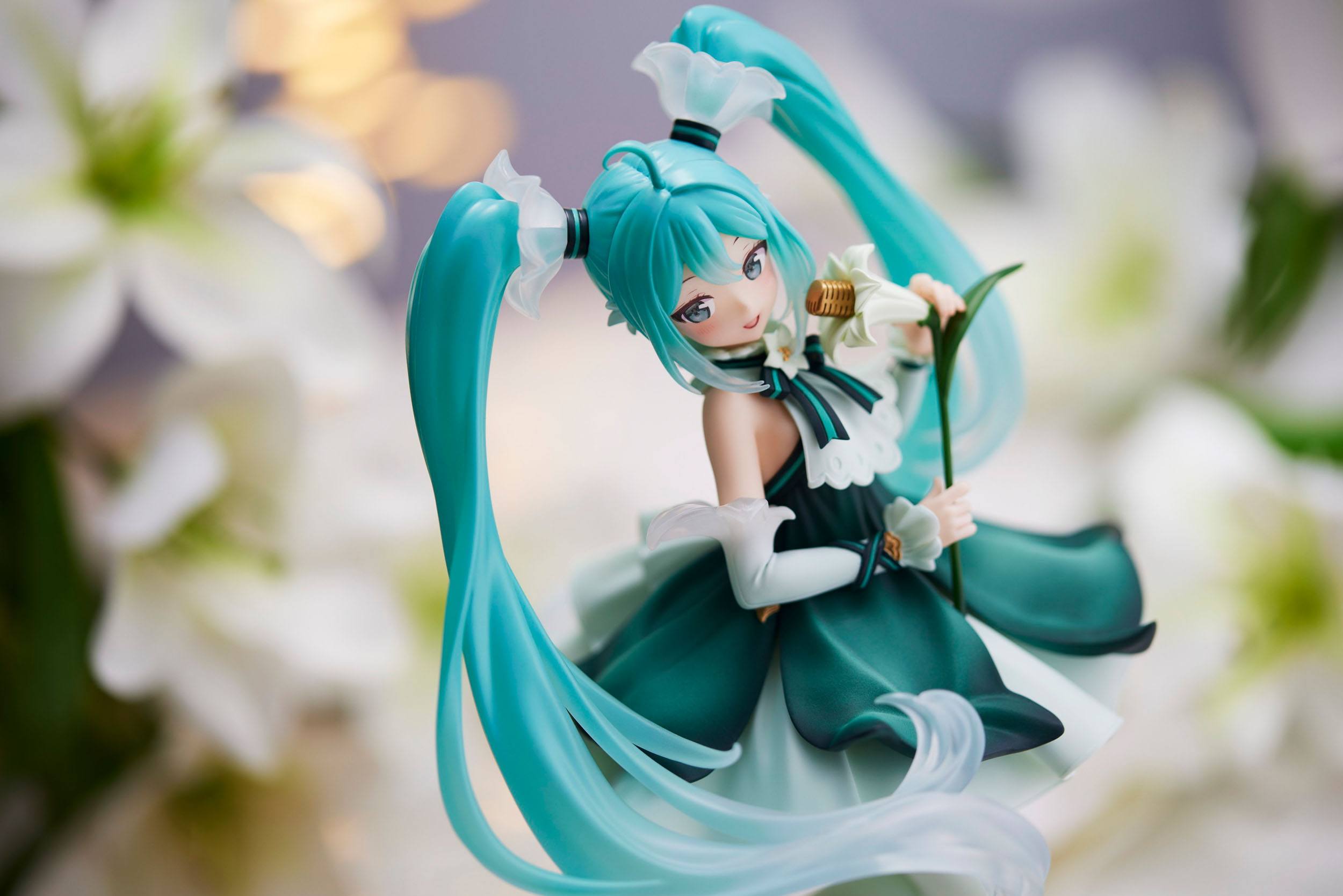 Estatua 39 Mikus Day Anniversary Version