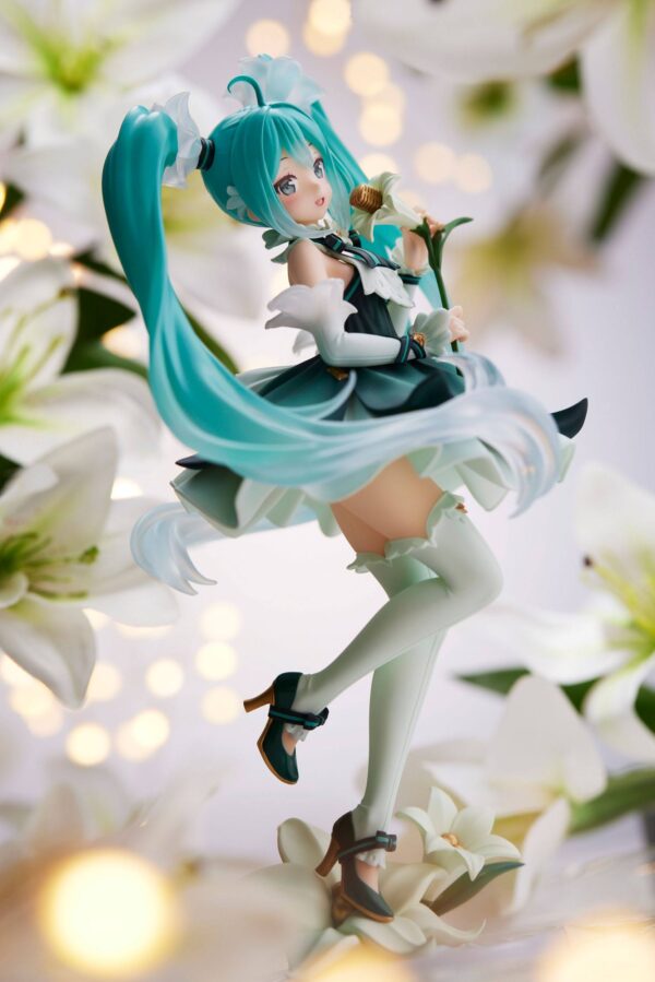 Estatua 39 Mikus Day Anniversary Version