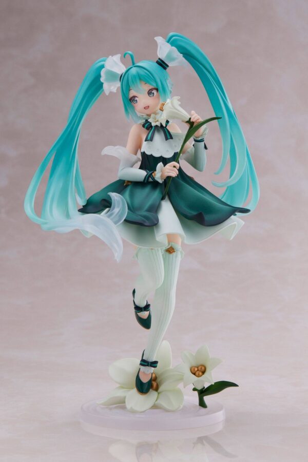 Estatua 39 Mikus Day Anniversary Version