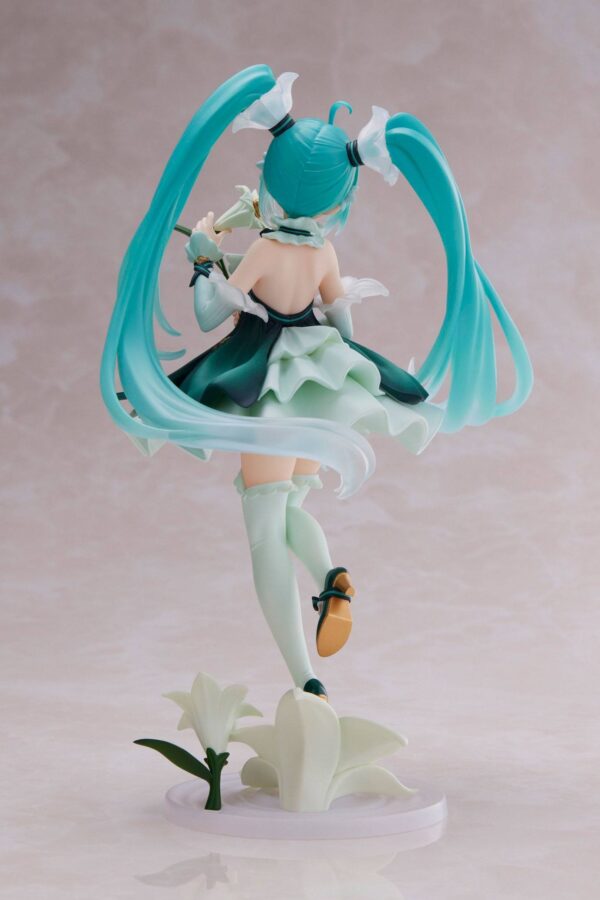 Estatua 39 Mikus Day Anniversary Version