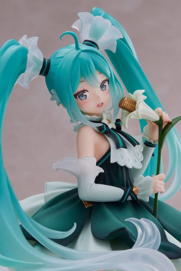 Estatua 39 Mikus Day Anniversary Version