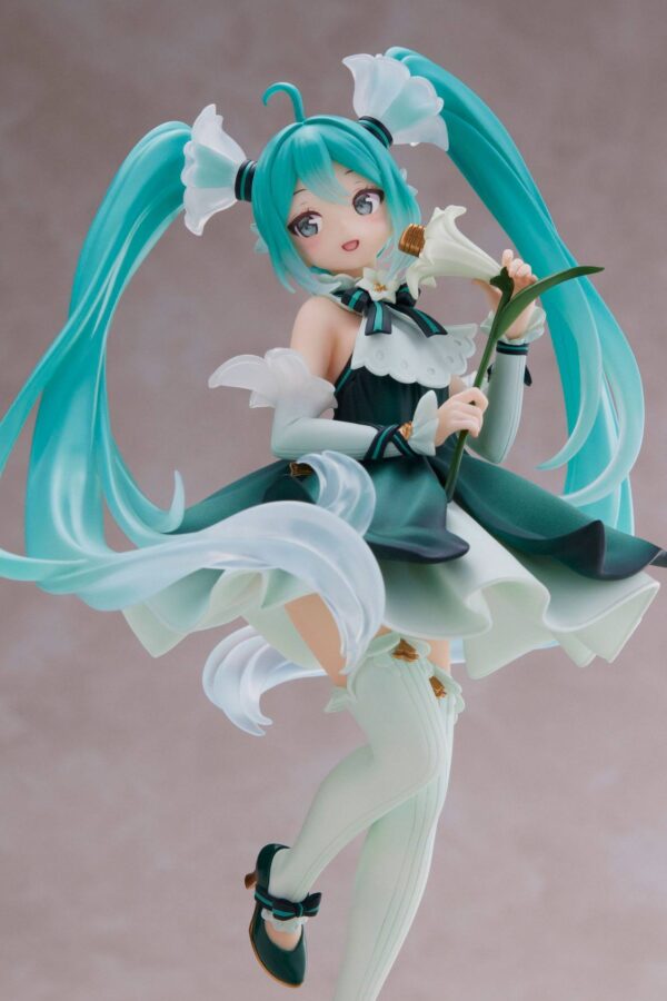 Estatua 39 Mikus Day Anniversary Version