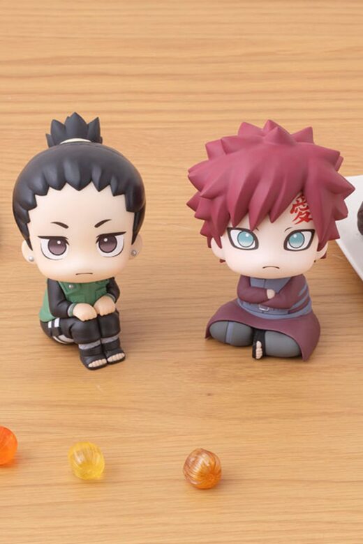 Descubre el apasionante mundo de Estatuas Look Up Shikamaru y Gaara set.