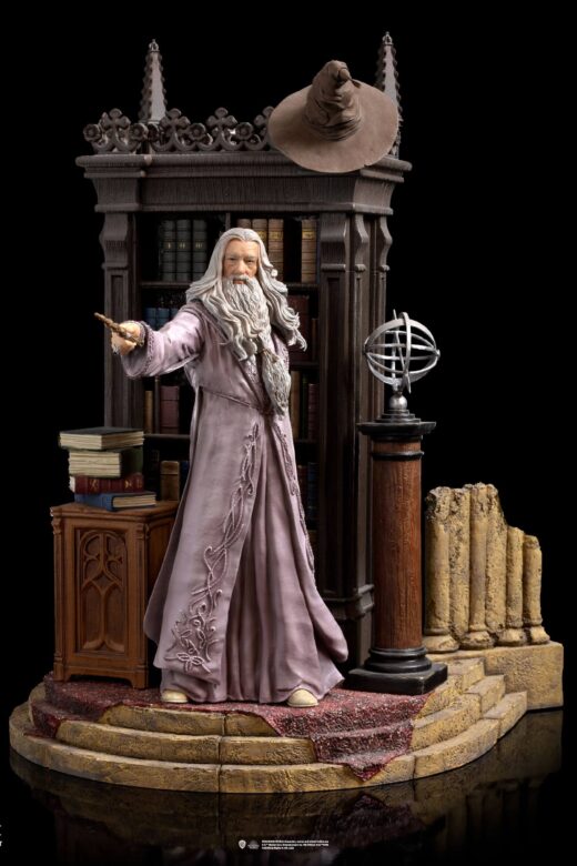 Descubre el apasionante mundo de Estatua Deluxe Albus Dumbledore Harry Potter.