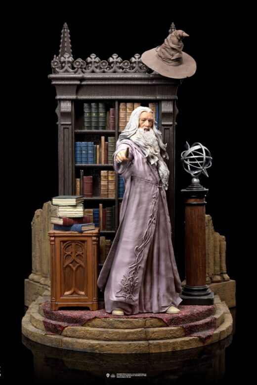 Descubre el apasionante mundo de Estatua Deluxe Albus Dumbledore Harry Potter.