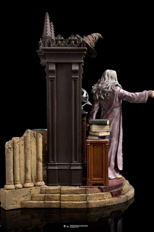 Descubre el apasionante mundo de Estatua Deluxe Albus Dumbledore Harry Potter.