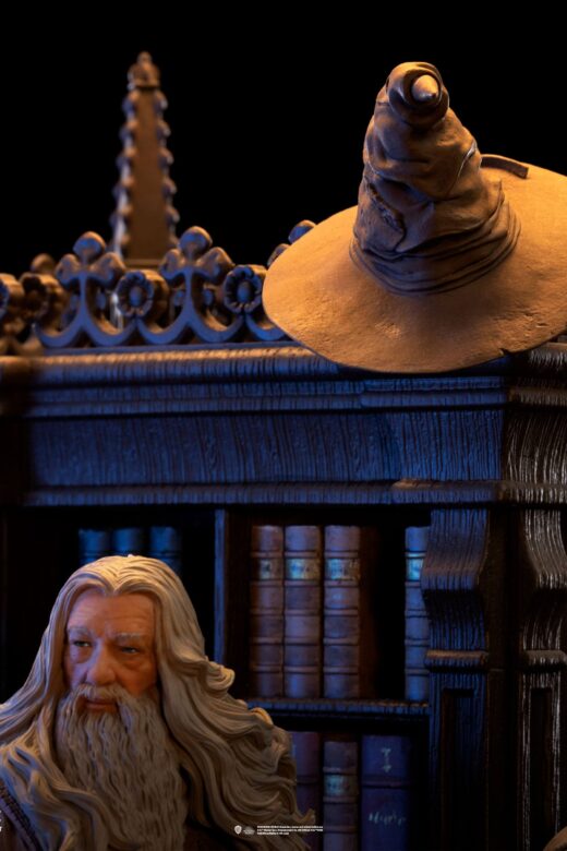 Descubre el apasionante mundo de Estatua Deluxe Albus Dumbledore Harry Potter.