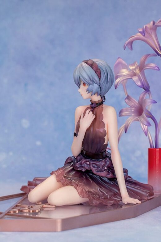 Descubre el apasionante mundo de Estatua Rei Whisper of Flower Version.