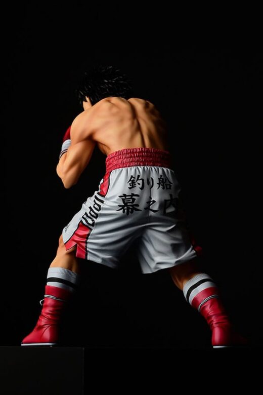 Estatua Ippo Makunouchi fighting pose damage