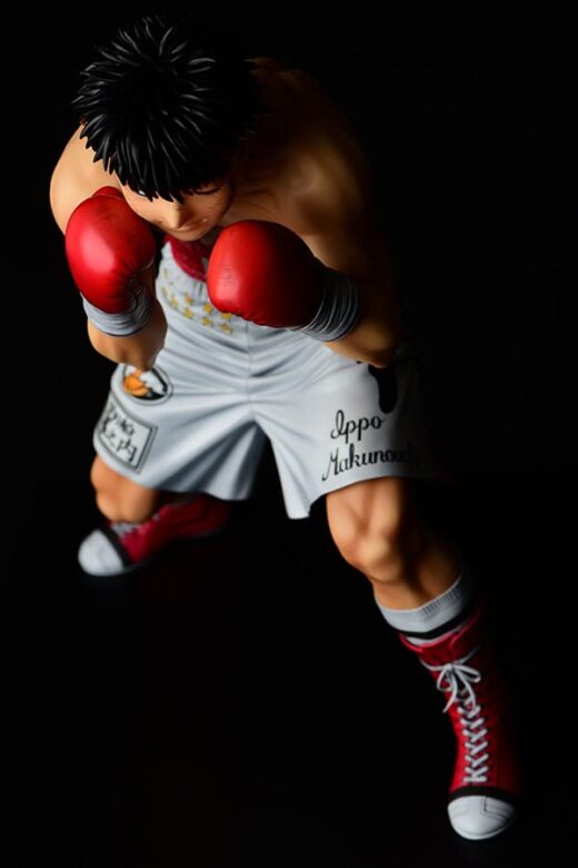 Estatua Ippo Makunouchi fighting pose damage