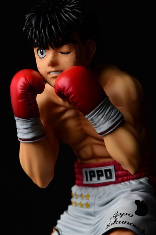 Estatua Ippo Makunouchi fighting pose damage