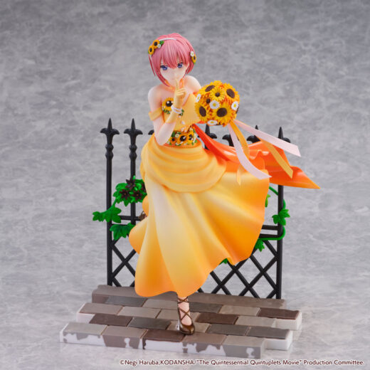 Estatua SHIBUYA SCRAMBLE Ichika Floral Dress