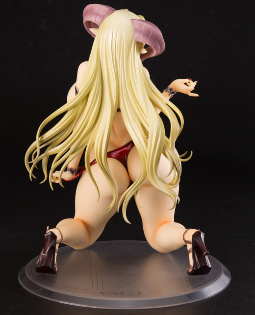 Descubre el apasionante mundo de Figura Mammon Inoue Takuya Versión Llama de Luz.