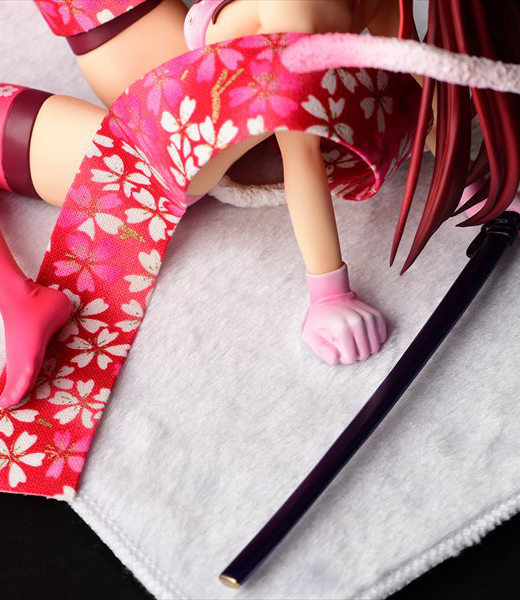 Descubre el apasionante mundo de Figura Erza Scarlet Estilo Sakuraneko.