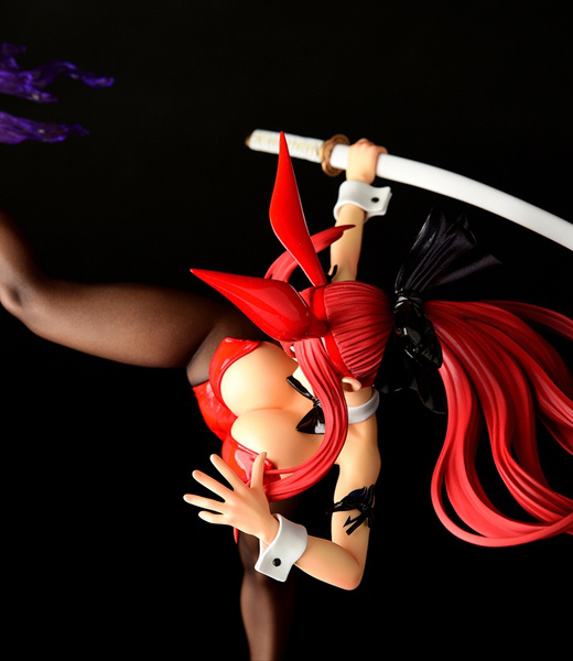 Descubre el apasionante mundo de Figura Erza Scarlet Patada Alta Versión Crimson Rabbit.