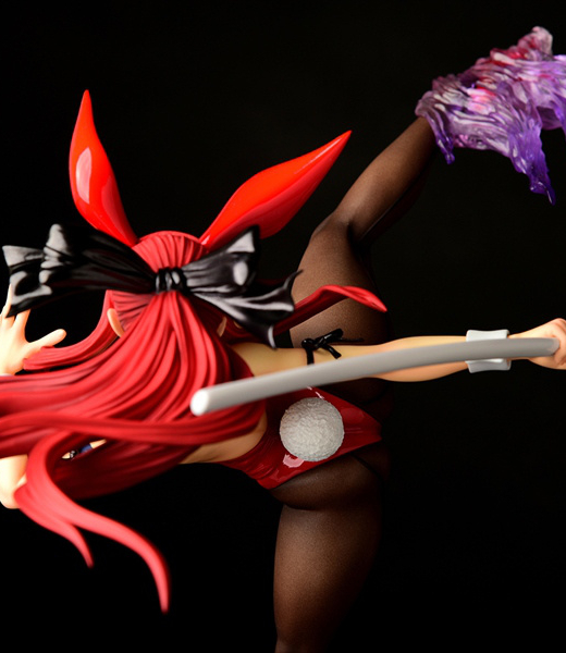 Descubre el apasionante mundo de Figura Erza Scarlet Patada Alta Versión Crimson Rabbit.