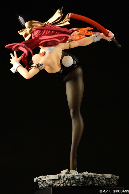 Descubre el apasionante mundo de Figura Erza Scarlet Patada Alta Versión Conejo Negro Fairy Tail.