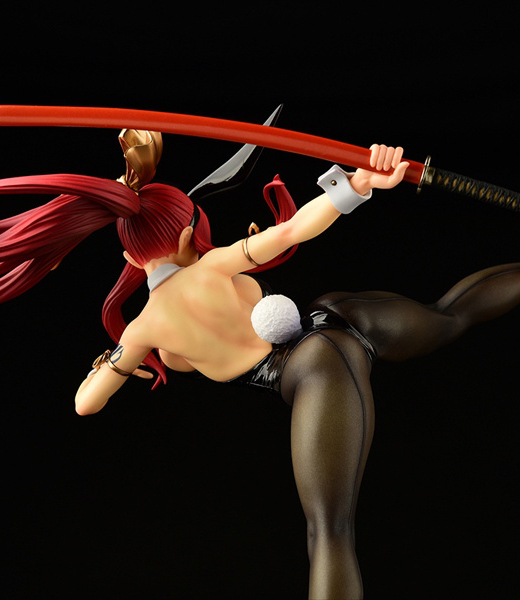 Descubre el apasionante mundo de Figura Erza Scarlet Patada Alta Versión Conejo Negro Fairy Tail.