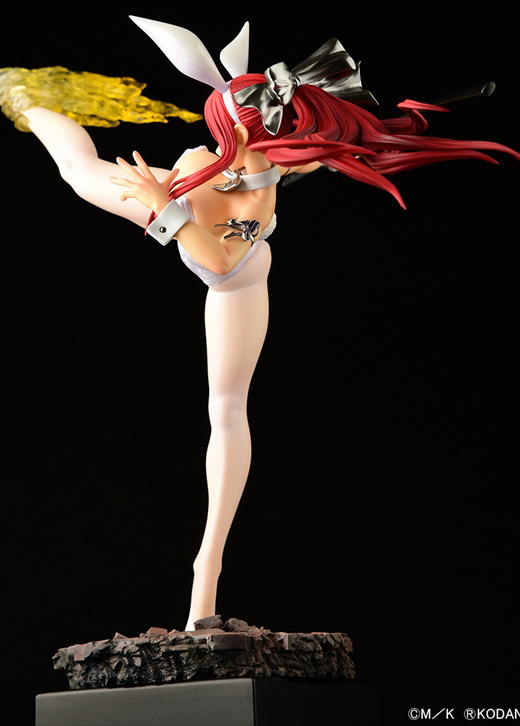 Descubre el apasionante mundo de Figura Erza Scarlet Patada Alta Versión Conejo Blanco.