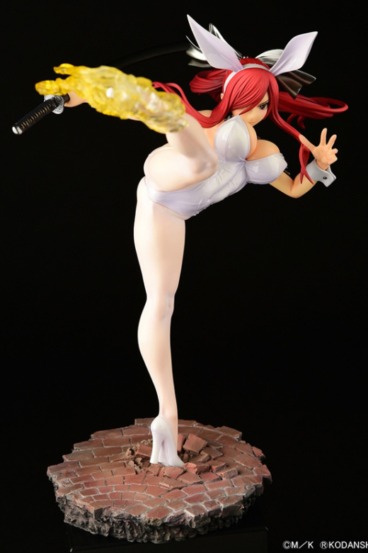 Descubre el apasionante mundo de Figura Erza Scarlet Patada Alta Versión Conejo Blanco.