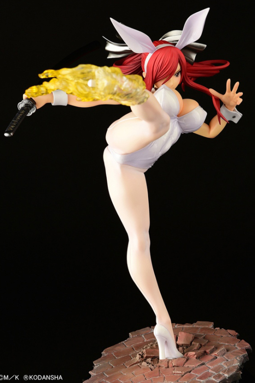 Descubre el apasionante mundo de Figura Erza Scarlet Patada Alta Versión Conejo Blanco.