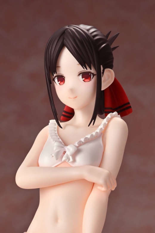 Descubre el apasionante mundo de Figura Kaguya Shinomiya Summer Queens Love Is War.