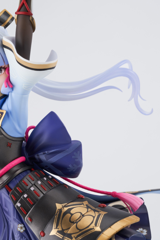 Descubre el apasionante mundo de Figura Genshin Impact Kamisato Ayaka Versión Resplandor Perfecto.