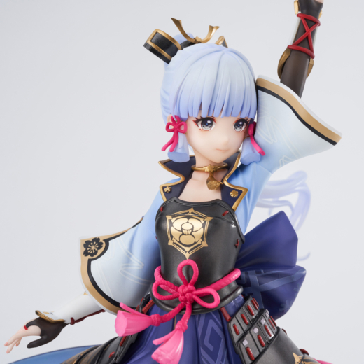 Descubre el apasionante mundo de Figura Genshin Impact Kamisato Ayaka Versión Resplandor Perfecto.