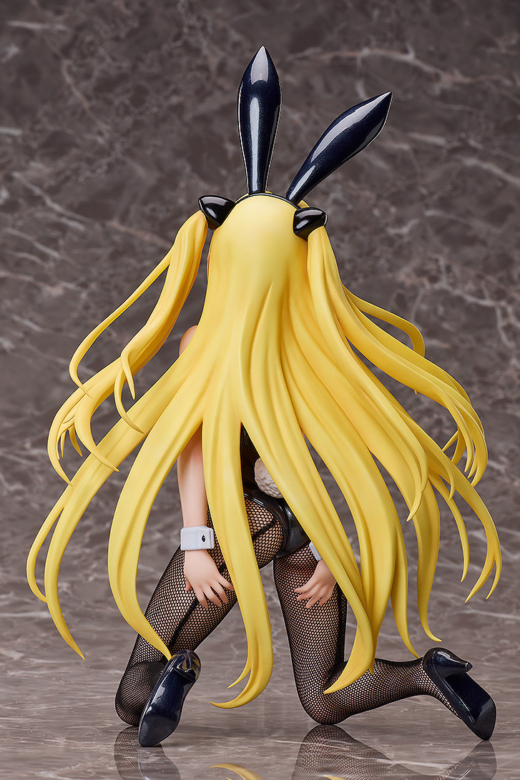 Descubre el apasionante mundo de Figura Golden Darkness Versión Bunny To Love-Ru Darkness.
