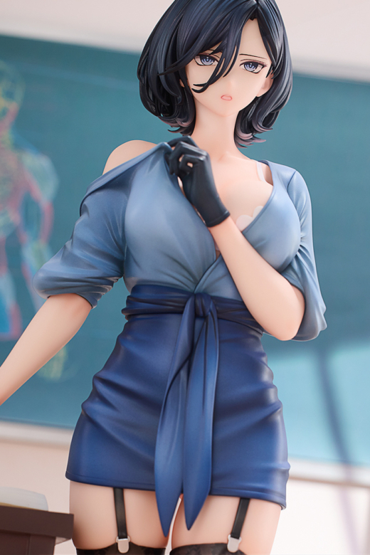 Descubre el apasionante mundo de Figura Art Teacher Rumi Desnudándose Original Character.