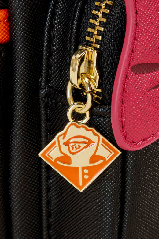 Descubre el apasionante mundo de Mochila Yuji Itadori Jujutsu Kaisen Loungefly.