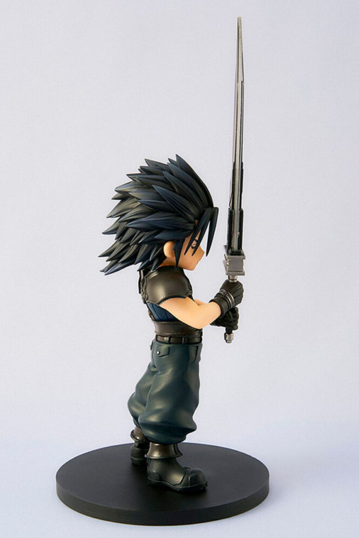 Descubre el apasionante mundo de Figura Zack Fair Final Fantasy VII 11 cm.