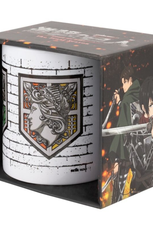 Descubre el apasionante mundo de Taza Emblemas Muros Ataque a los Titanes 350ml.