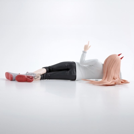 Descubre el apasionante mundo de Figura Chainsaw Man 22cm.