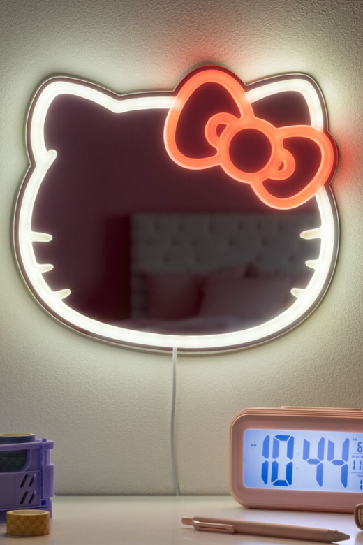 Descubre el apasionante mundo de Espejo LED Neon Hello Kitty.