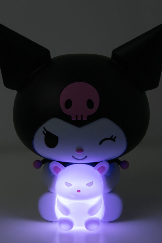 Descubre el apasionante mundo de Lámpara Kuromi Hello Kitty 16cm.