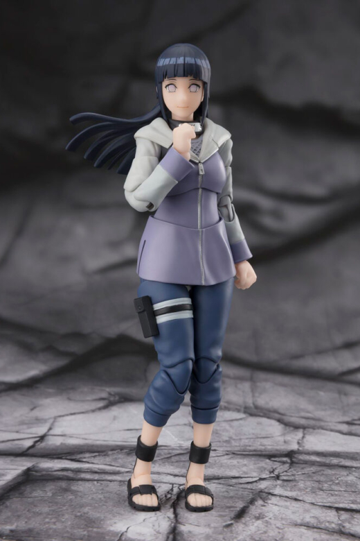 Descubre el apasionante mundo de Figura Hinata Hyuga Byakugan Naruto Shippuden 13,5 cm.