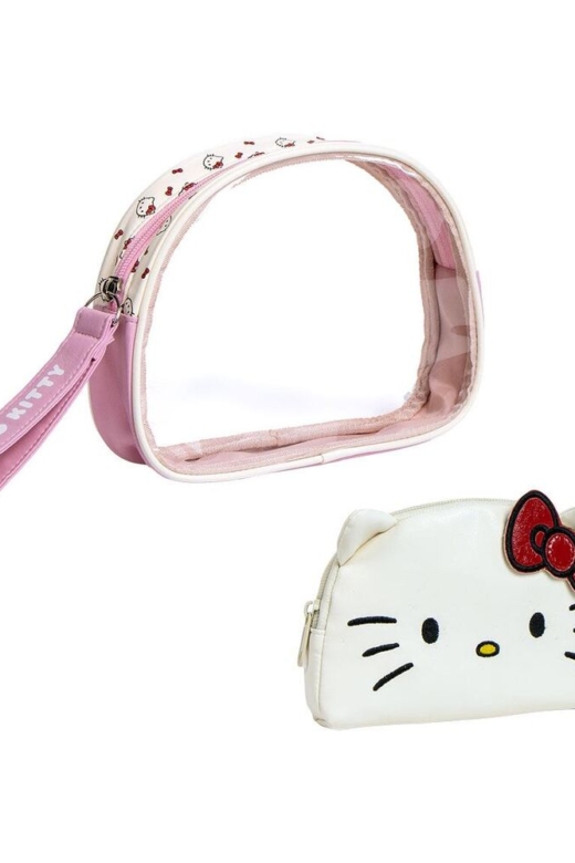 Descubre el apasionante mundo de Set 2 Neceseres de Viaje Hello Kitty.