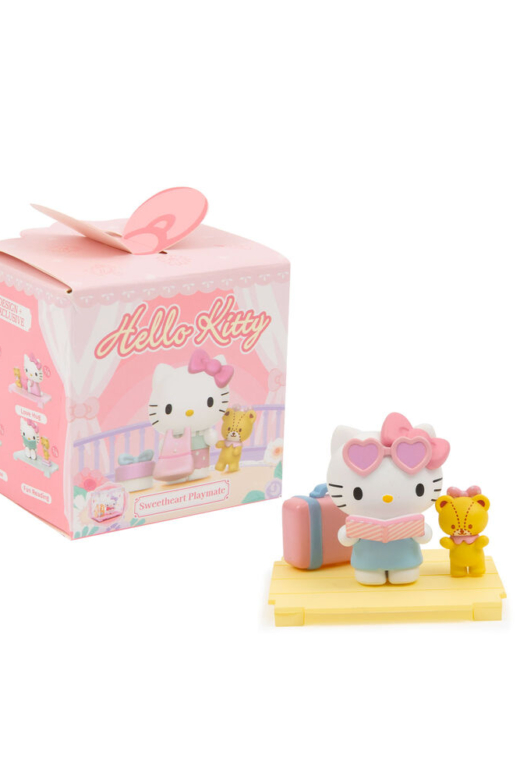 Descubre el apasionante mundo de Figura Sorpresa Hello Kitty Sweetheart Playmates Surtido.