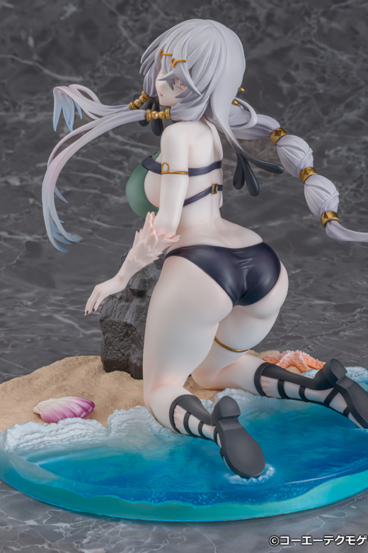 Descubre el apasionante mundo de Figura Lila Decyrus Versión Traje de Baño.