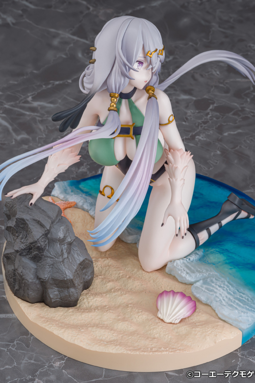 Descubre el apasionante mundo de Figura Lila Decyrus Versión Traje de Baño.