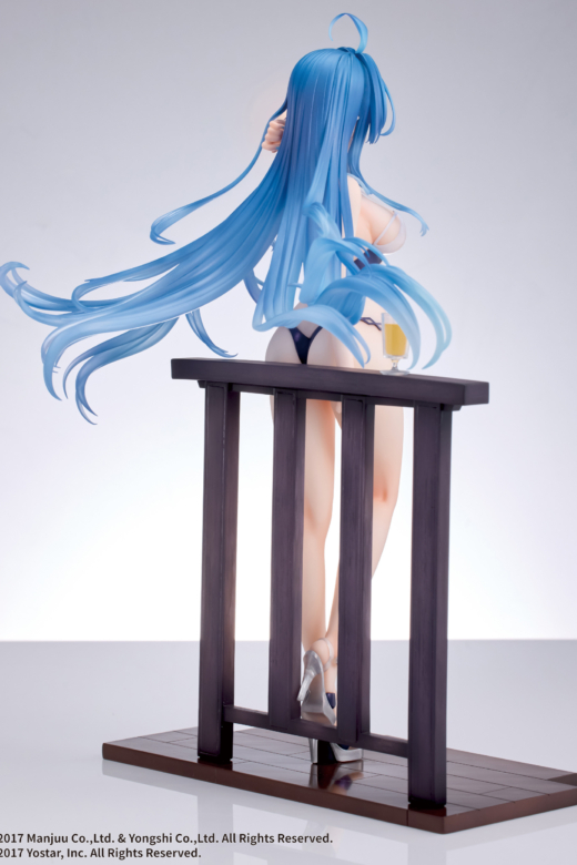 Descubre el apasionante mundo de Figura Helena Azur Lane Versión Ola Triangular Brillante.