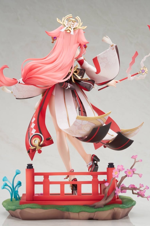 Descubre el apasionante mundo de Figura Yae Miko Versión Diversión Astuta Genshin Impact.