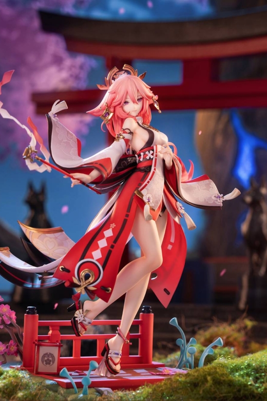 Descubre el apasionante mundo de Figura Yae Miko Versión Diversión Astuta Genshin Impact.